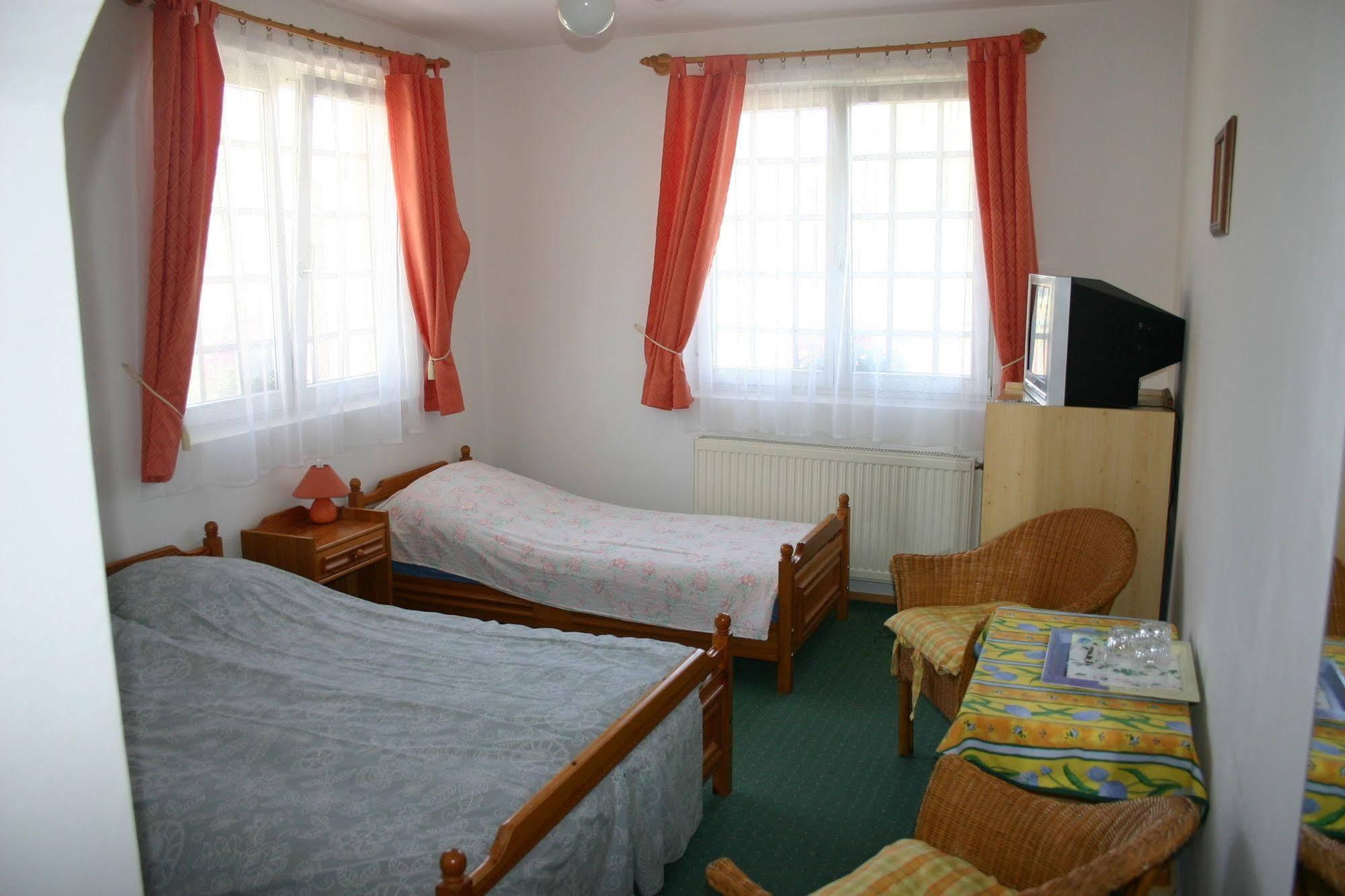 Lorelei Pension Adults Only Gyenesdiás Εξωτερικό φωτογραφία
