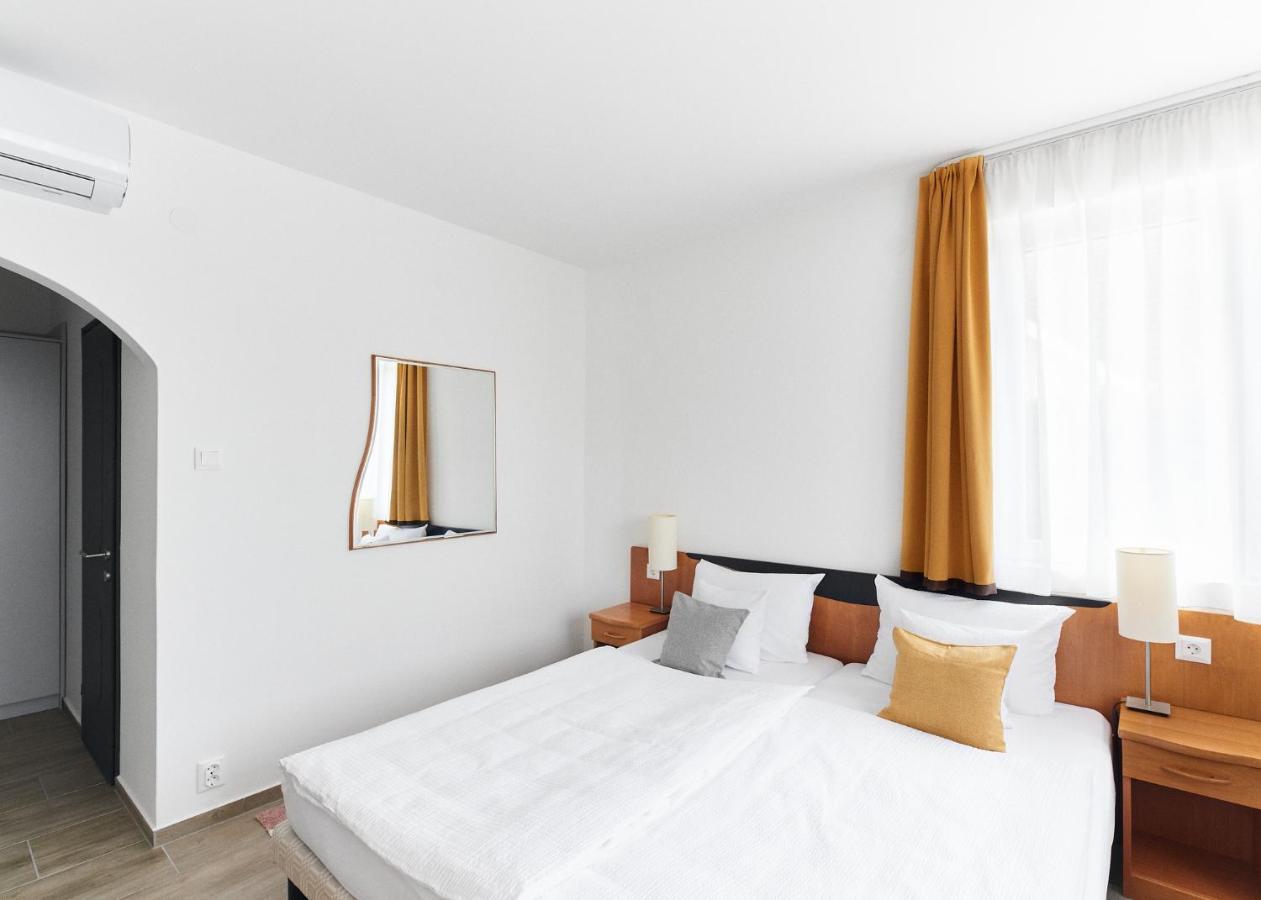 Lorelei Pension Adults Only Gyenesdiás Εξωτερικό φωτογραφία