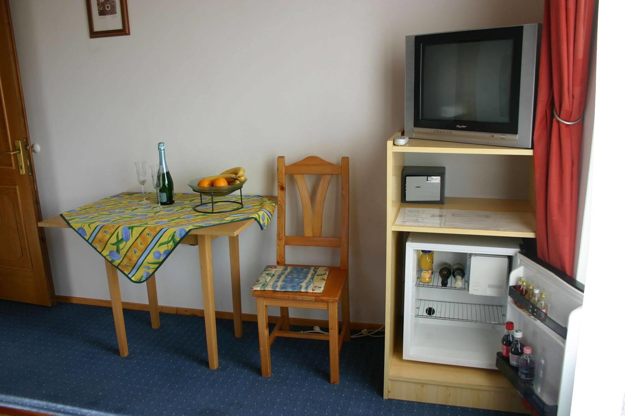 Lorelei Pension Adults Only Gyenesdiás Εξωτερικό φωτογραφία
